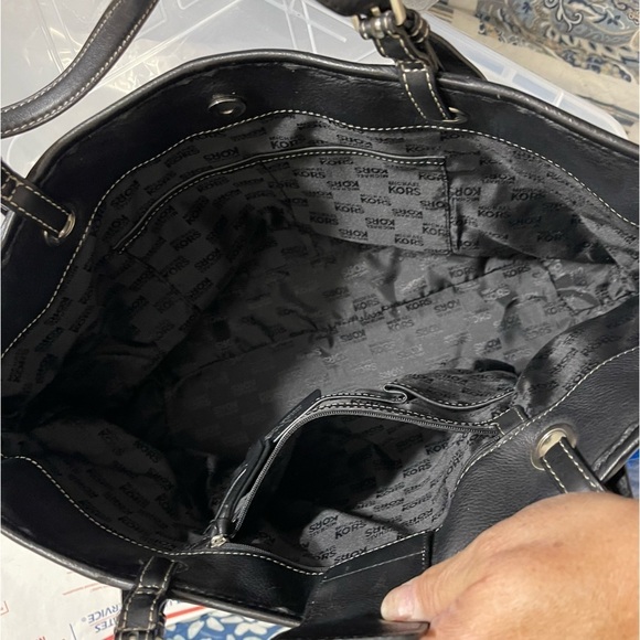 MICHAEL KORS Genuine Leather Large Soft Tote Shoulder Handbag. Very GUC w/COA - Picture 12 of 13